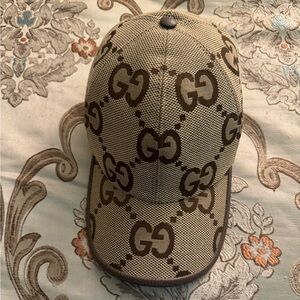 Gucci Big Double GG BASEBALL CAP!